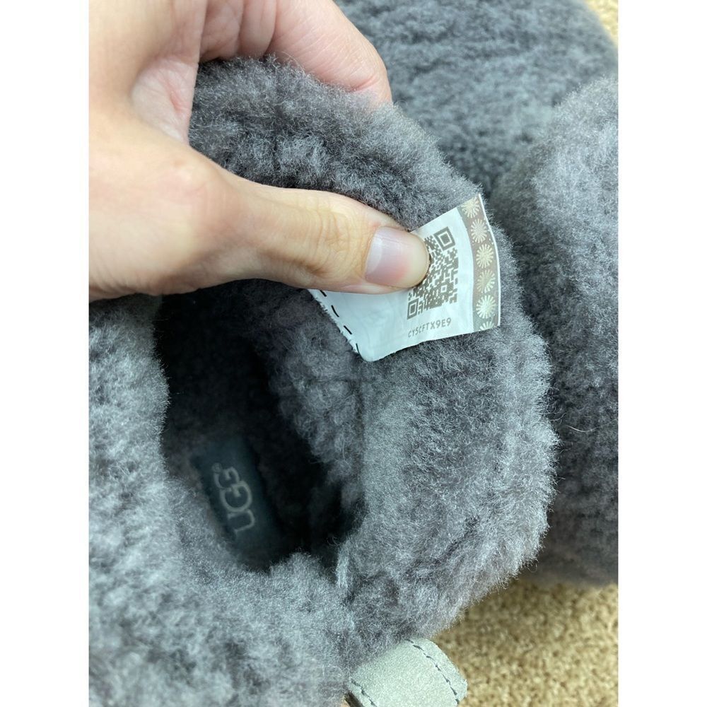 UGG Amary Sheepskin Fur Slipper Bootie - Picture 7 of 8